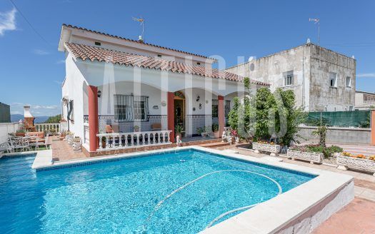 Magnífica casa con piscina y vistas impresionantes en Can Solá, Rubí