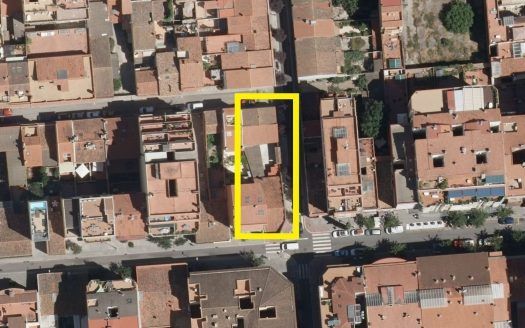 Solar urbano en el centro peatonal de Sant Cugat del Vallés, a 200 m del Monasterio.