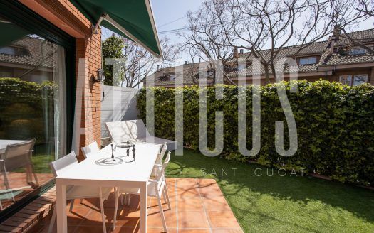 IMPECABLE Y EXQUISITA CASA ADOSADA EN PARC CENTRAL, SANT CUGAT